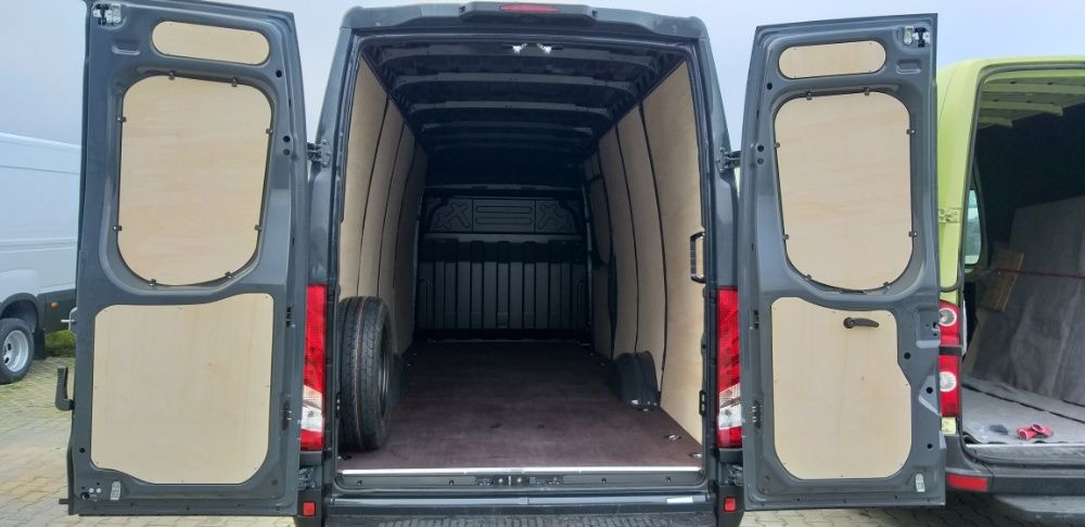 Zabudowa busa Iveco Daily 16m3, 18m3 podłoga, boki, nadkola MONTAŻ