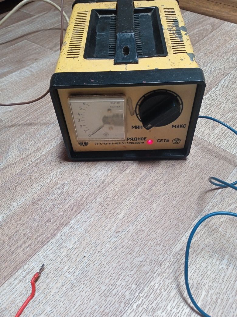 Prostownik rosyjski 12V /6,3 A polecam