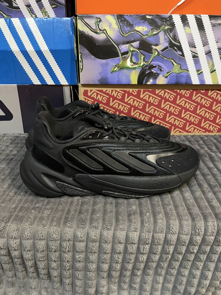 Оригінальні кросівки Adidas Ozelia 39(24,5см)