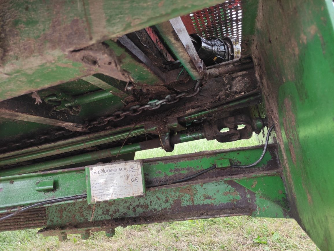 Rozrzutnik obornika Coutand twister. 14-16 ton.