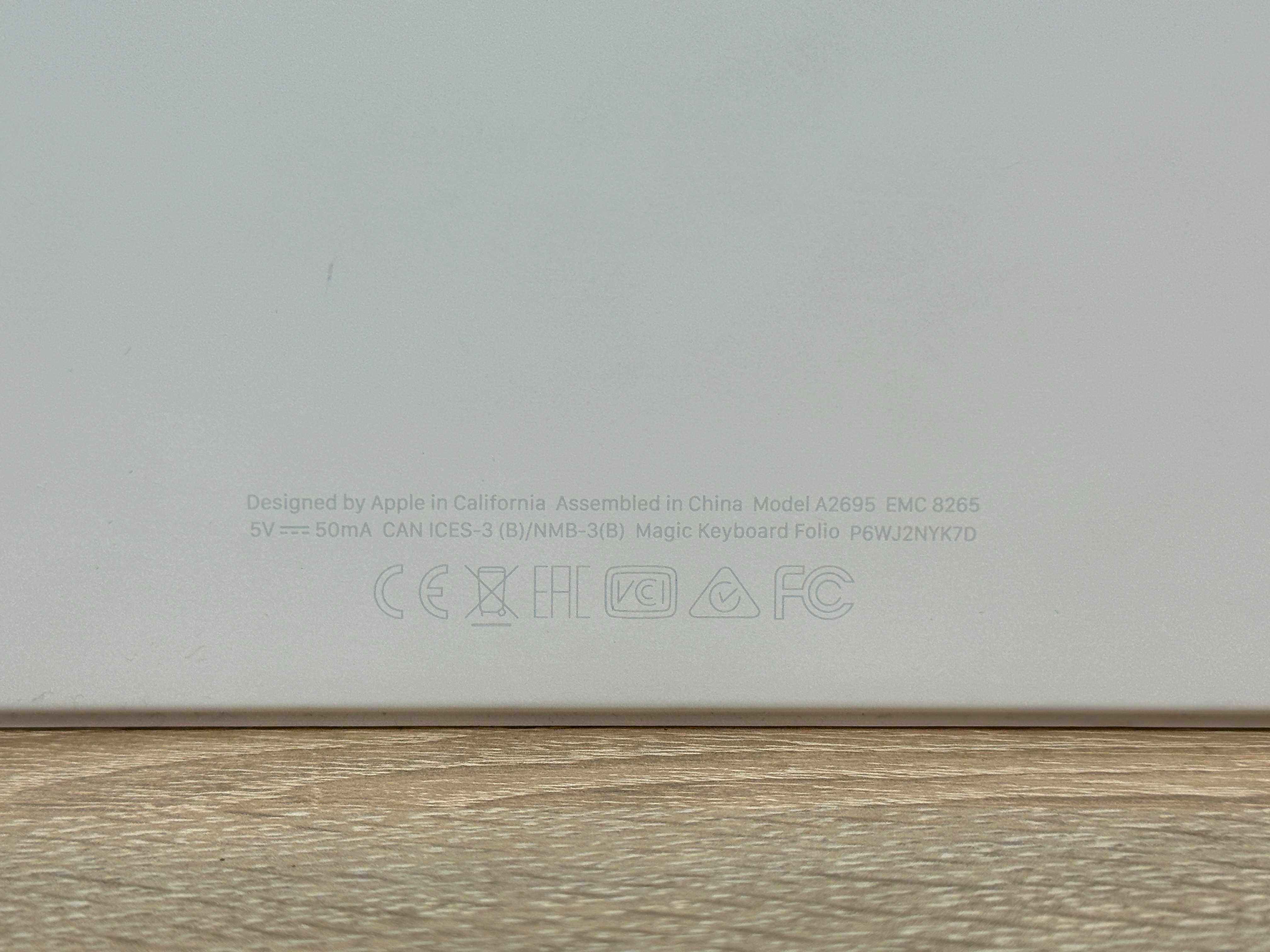 Bezprzewodowa klawiatura Magic Keyboard A2695 (Etui z klawiaturą)