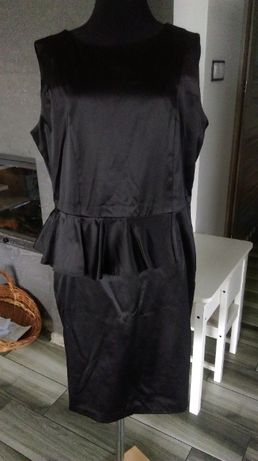 Czarna satynowa sukienka z baskinka xl
