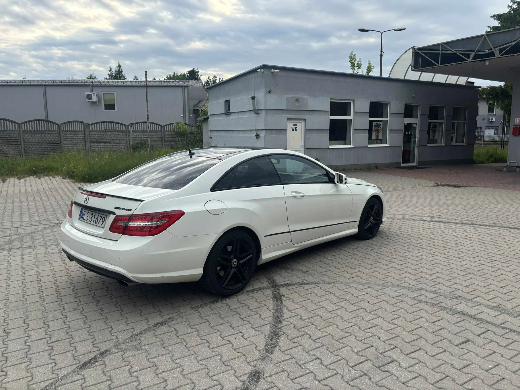 Mercedes-Benz Klasa E Mercedes E 350 CDI • V6 231KM • Automat • Panorama • Bogate wyposa •