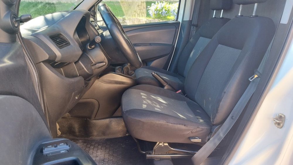 Fiat Doblo Jtd Caixa Fibrada Isotérmica 2014