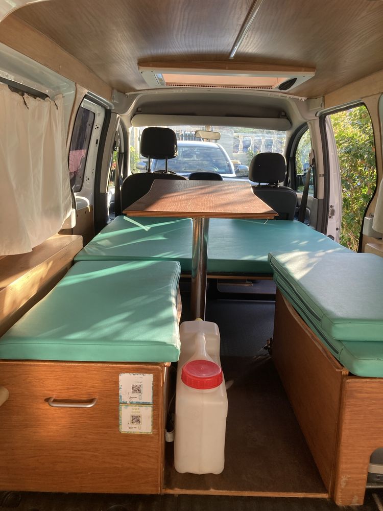 Vendo  carrinha dormitorio impecavel, 2020