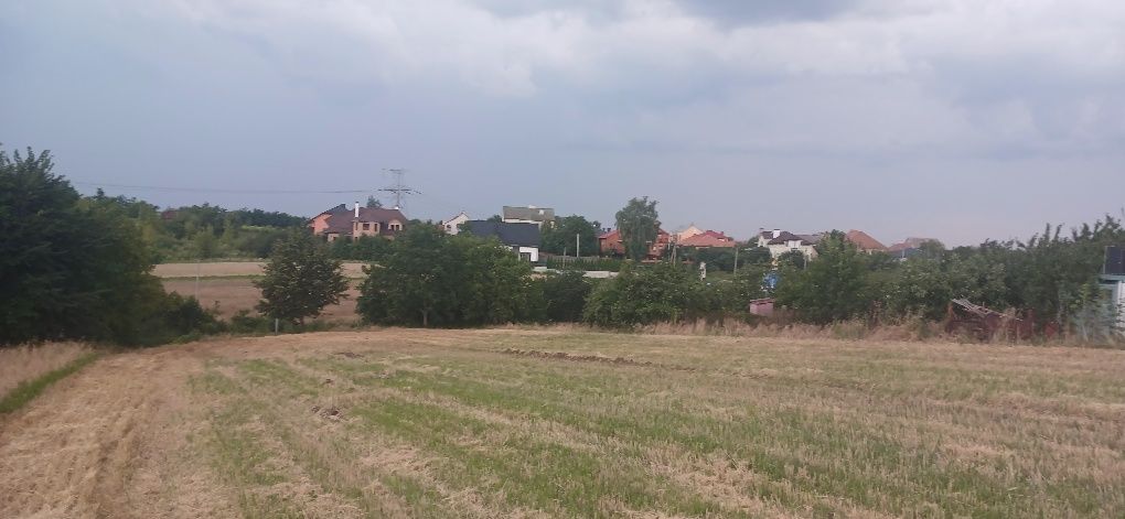 Продам ділянку за Караваном Комерція