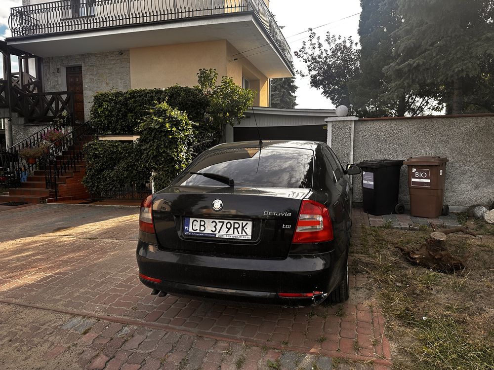 Skoda octavia 2  pierwszy właściel lakier orginalny bez wypkowy