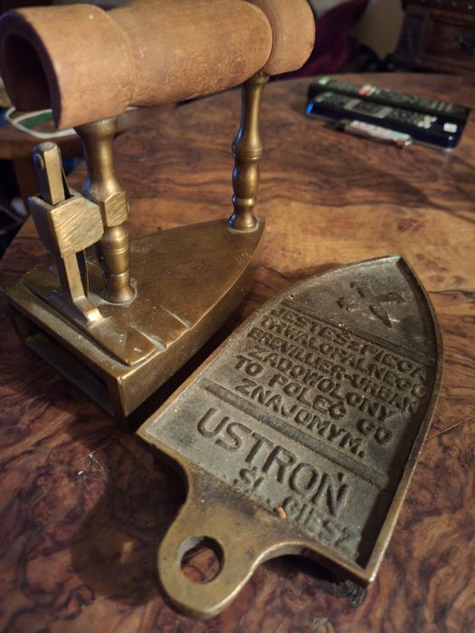 Żelazko z duszą prl mosiądz mosiężny antyk