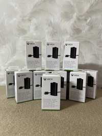 Зарядний пристрій для геймпада Microsoft Xbox Series Play Charge Kit