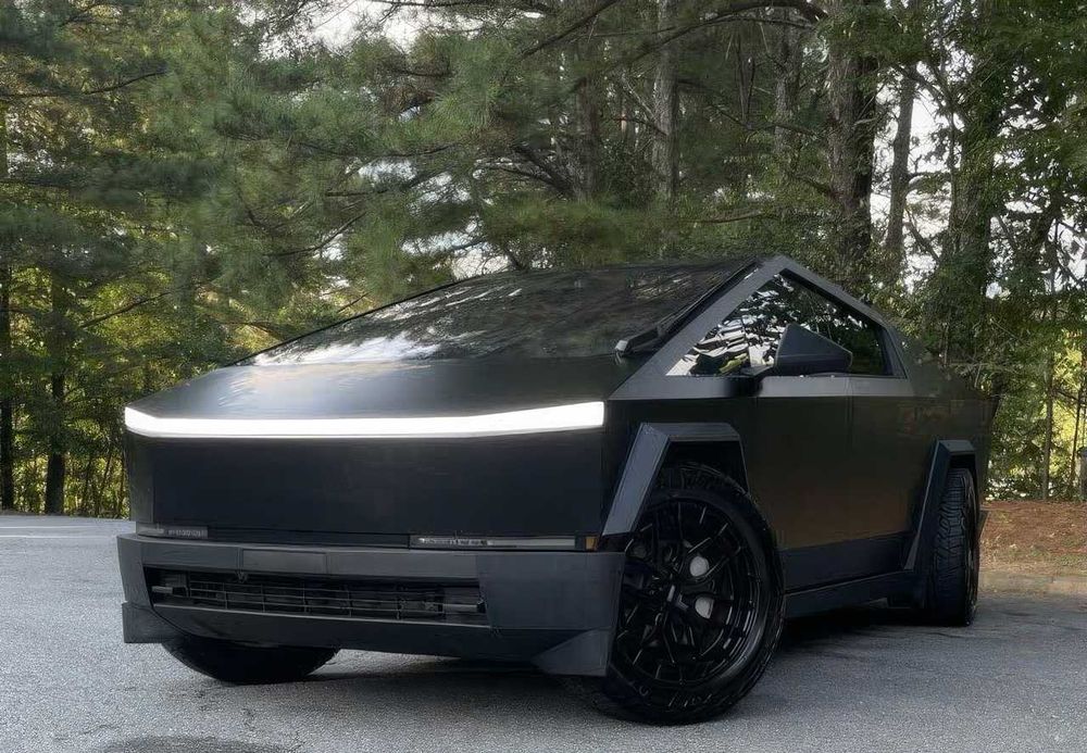 Tesla Cybertruck      2024