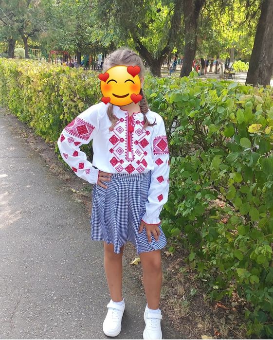 Продам вишиванку і юбку