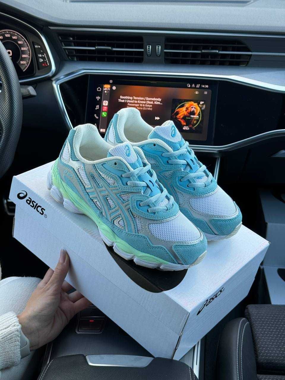 Жіночі кросівки ASICS Gel - NYC Blue Mint