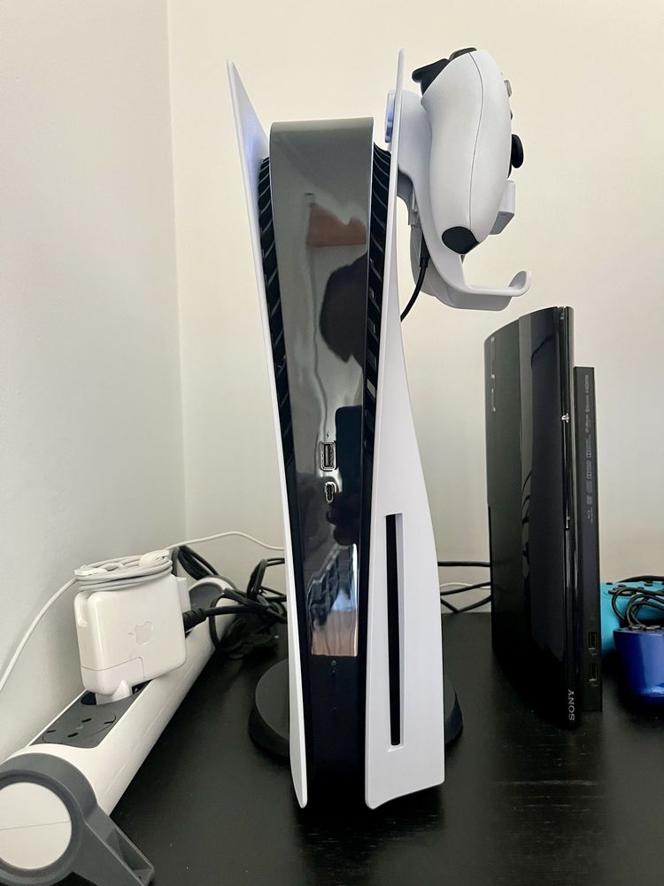 Playstation 5 - PS5 - 825gb - Leitor de mídia