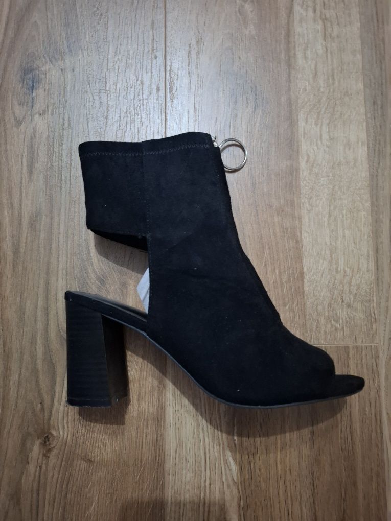 Czarne botki open toe zamek sandaly 38