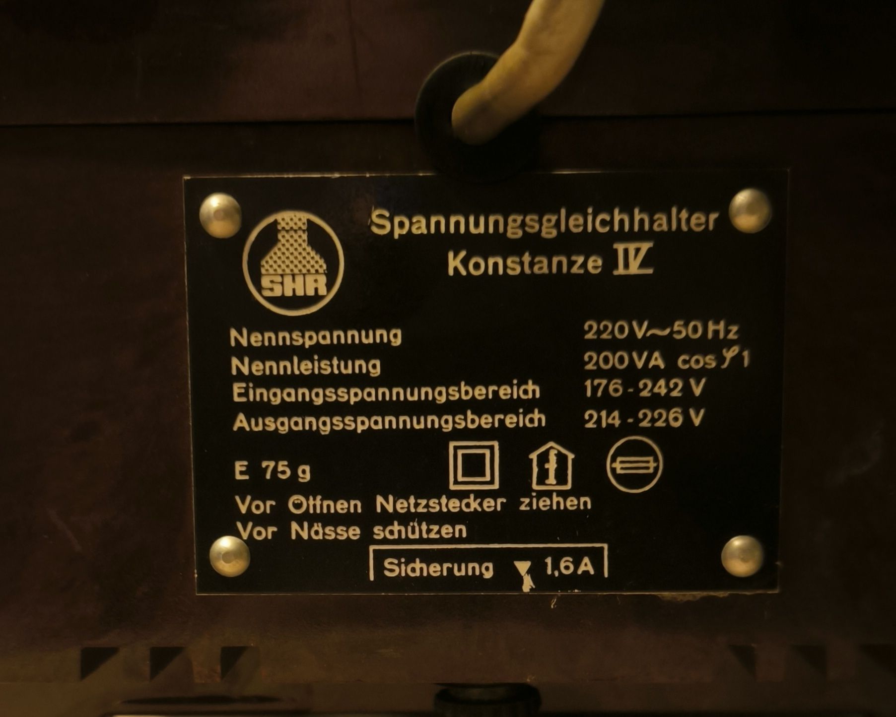 Niemiecki stabilizator napięcia lata 60te DDR NRD z bakielitu