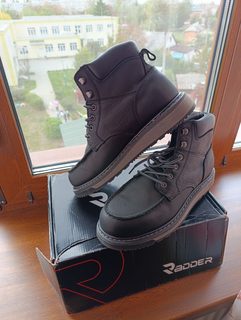 Продам зимние ботинки Radder