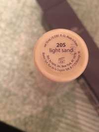 Korektor light sand tarte