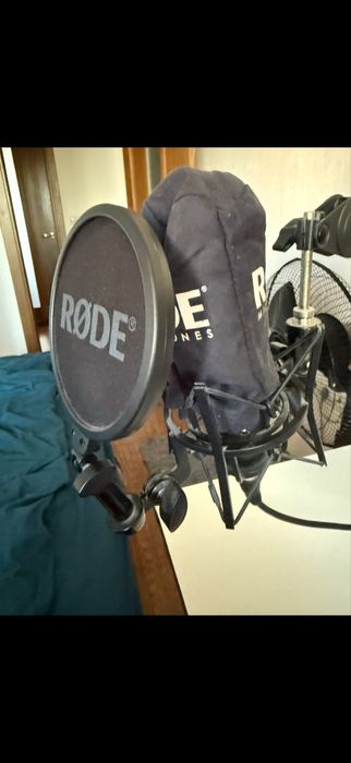 Микрофон Rode NT1-A с пауком и кранштейном