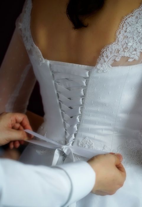 Suknia ślubna dla wysokiej Panny Młodej