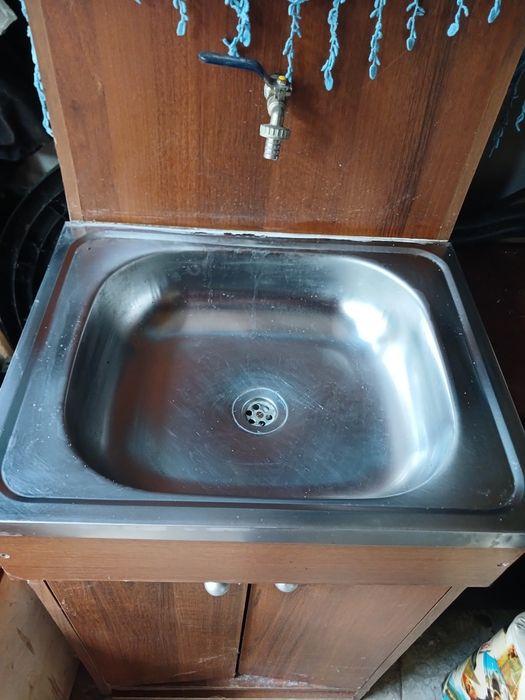 Дачний умивальник з дзеркалом та тумбою