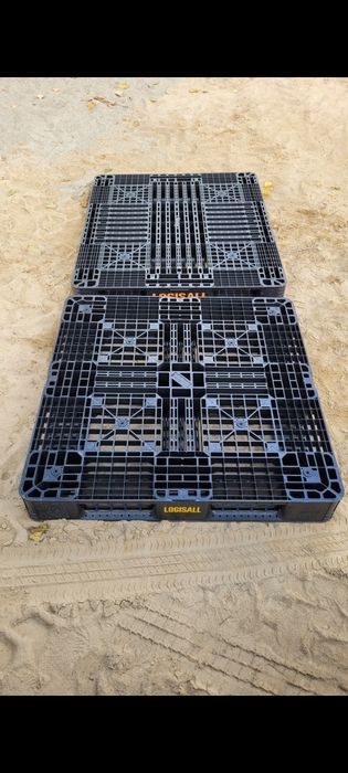Sprzedam palety plastikowe 130x110x12 i 110x110x15, 120x100x15 cm 3 t.