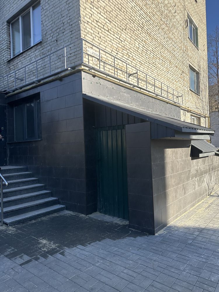 Продам комерційне приміщення пр вул.Гулака Артемовського