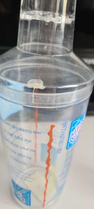 Plastikowy shaker do koktajli