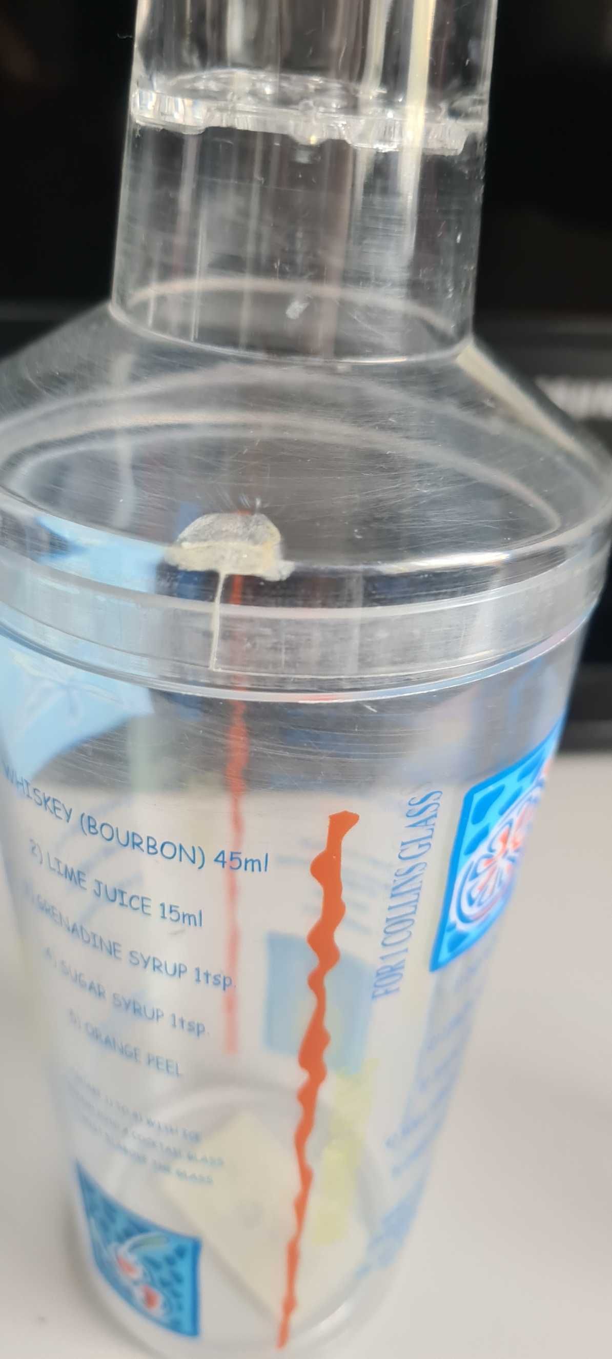 Plastikowy shaker do koktajli