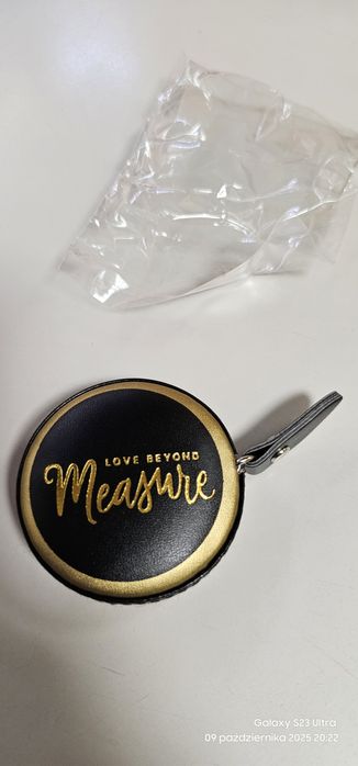 Mała miarą 1,5m automatyczna w skurzananej oprawie.