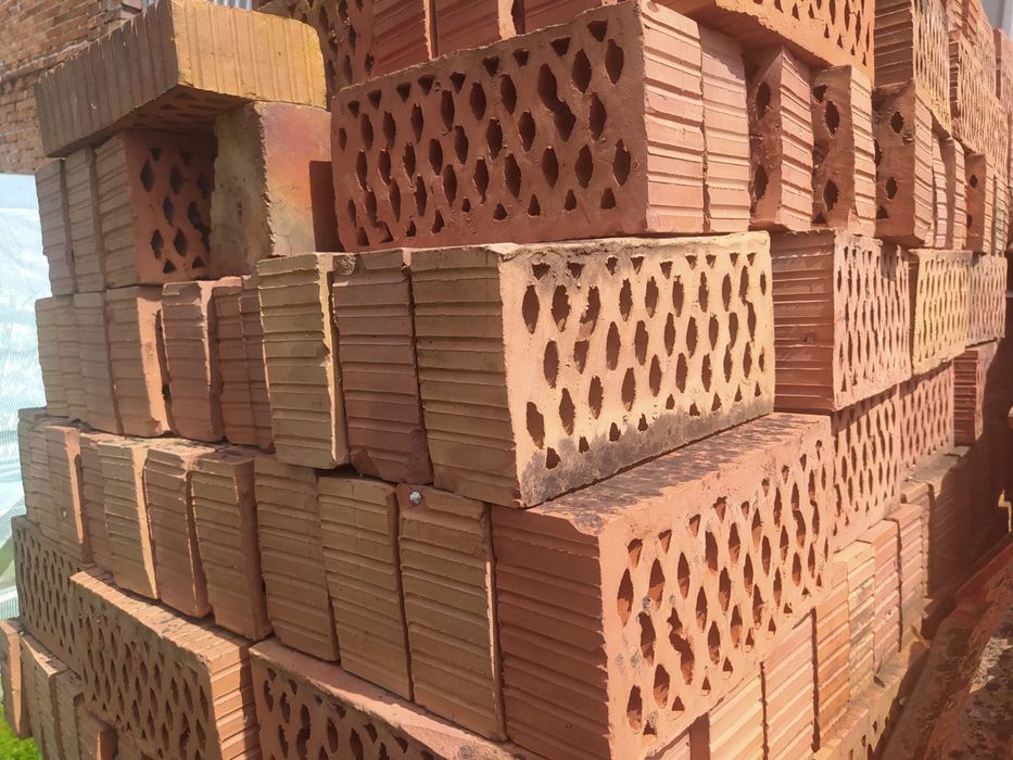 Cegła 25x12x5 4tys sztuk