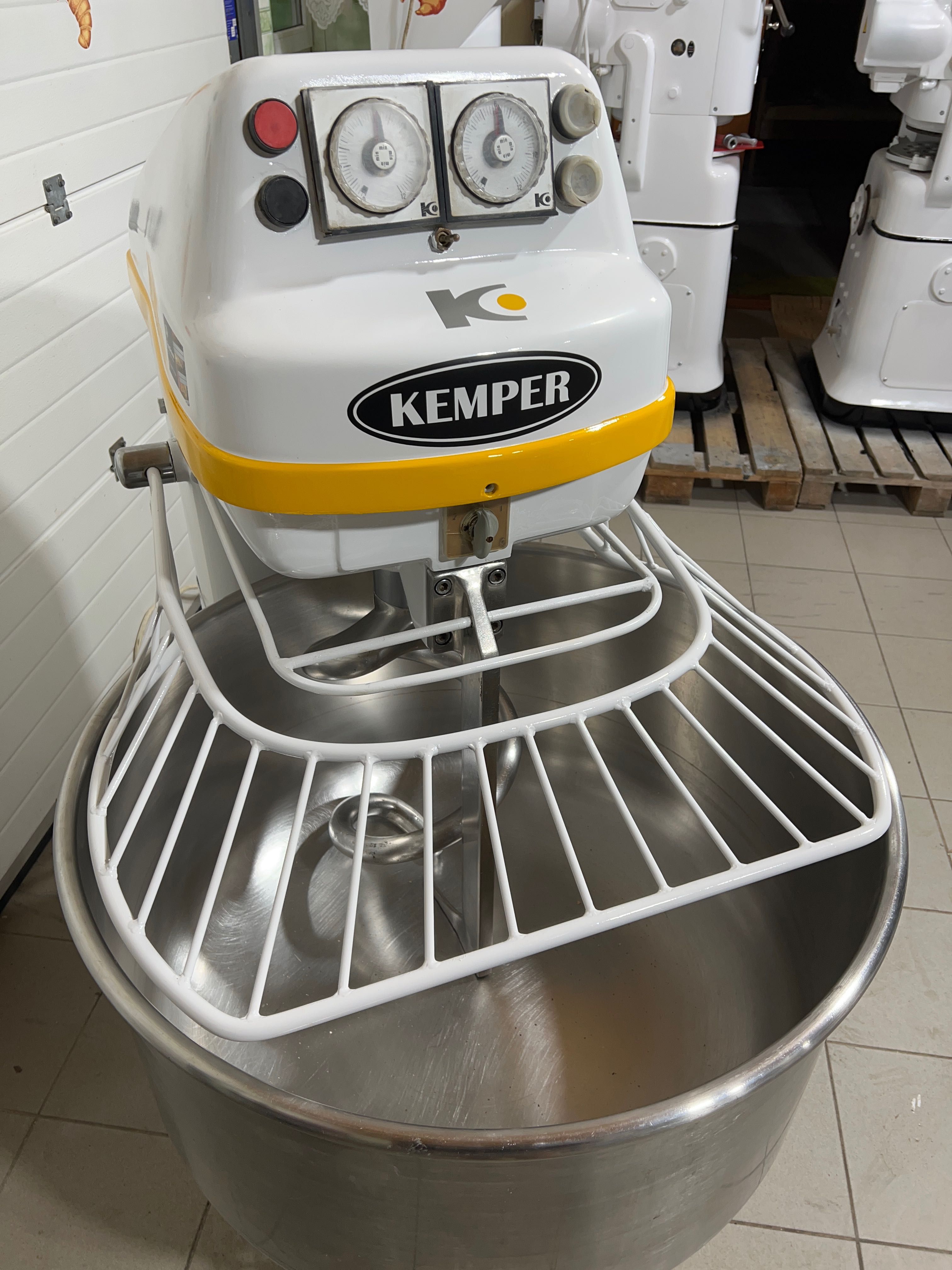Тістоміс тістомісильна машина Тестомес для пекарни Kemper Sp 75