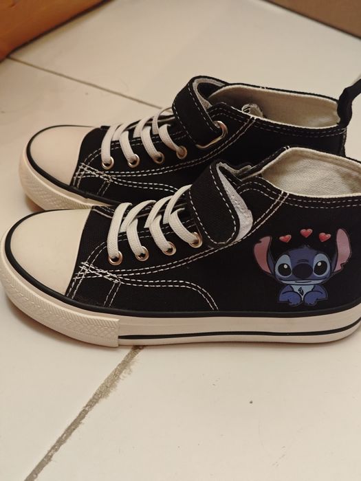 Tênis para criança do Stitch