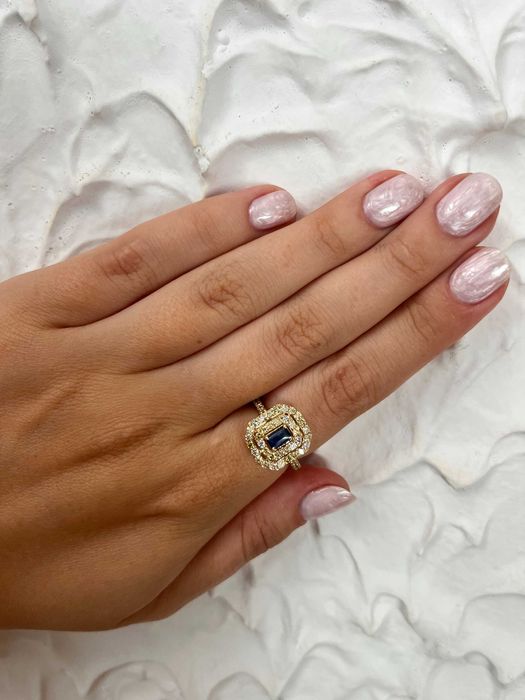 Pierścionek 585 z naturalnym szafirem 0,42ct i 48 diamentami 0,78ct