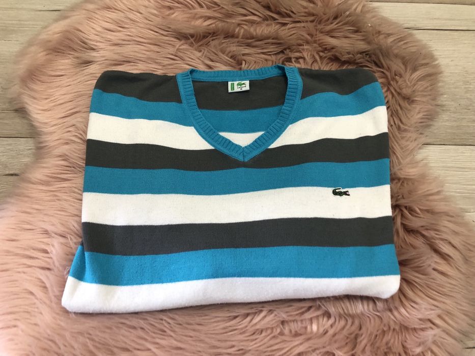 Sweter w serek Lacoste