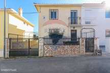 Moradia T4 para venda
