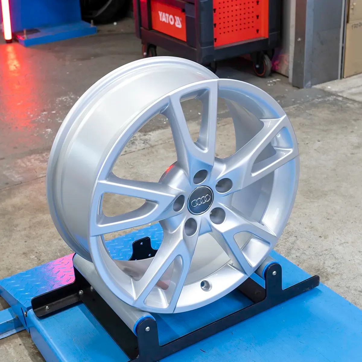 NOWE Oryginalne Felgi Audi 18 A3 A4 A6 A8 Q3 Q5 TT