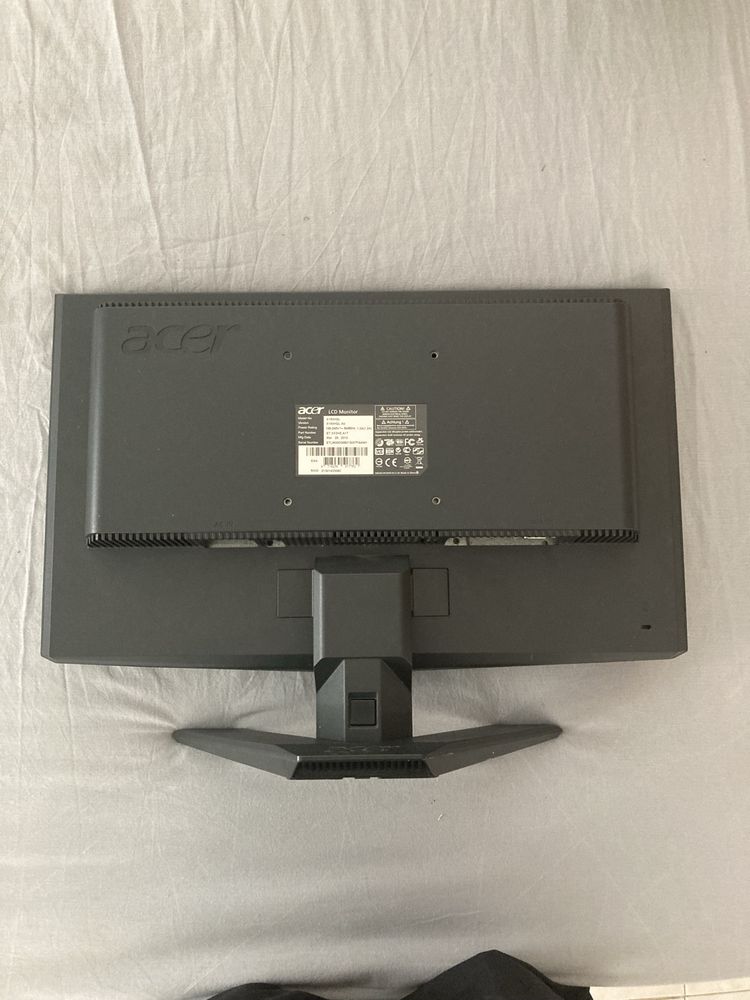 Monitor acer X193HQL Ab + adaptador para hdmi