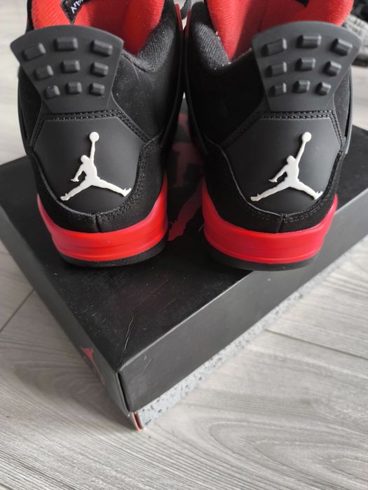 Buty Jordan 4 Red Thunder Nike rozmiar 42.5 27cm nowe