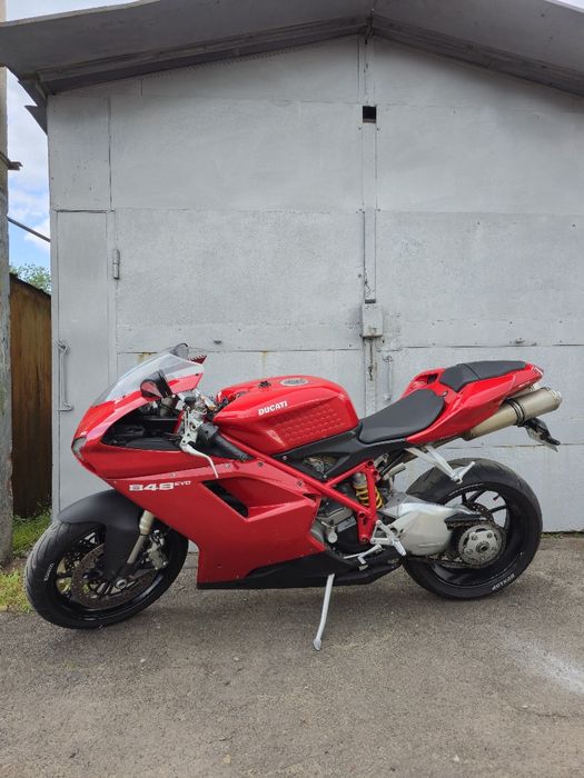 Спортивний мотоцикл. Спортбайк. Ducati 848 evo.