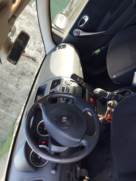 Renault Megane cinza