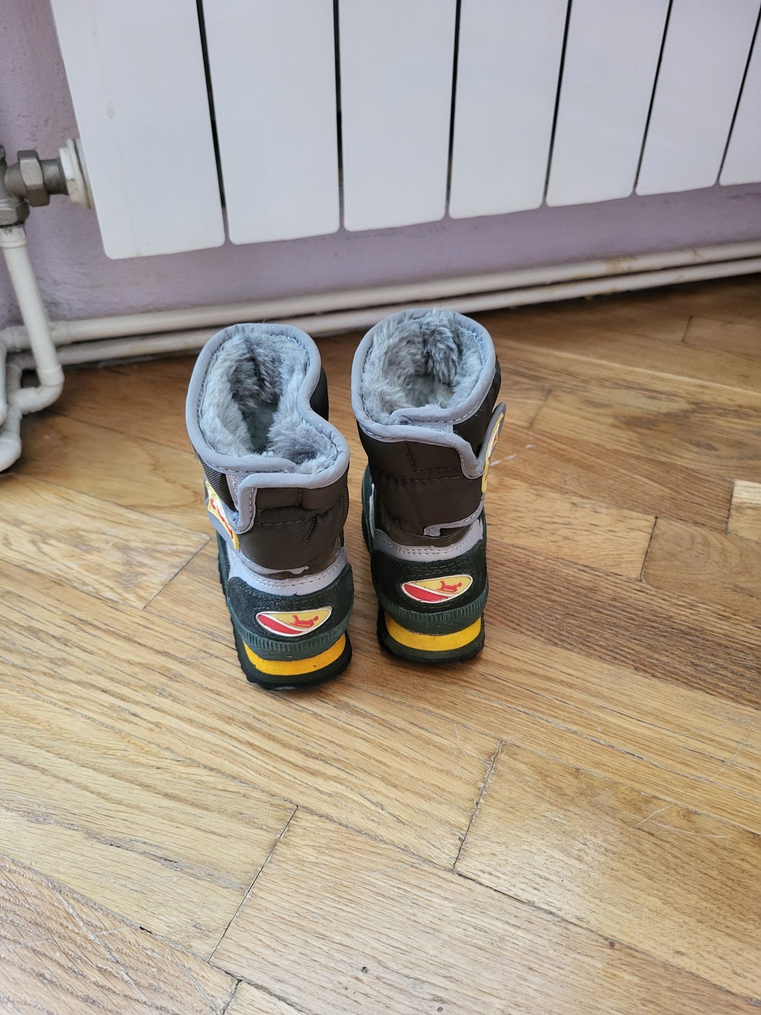 Продам зимові дитячі черевики 14-14.5 см