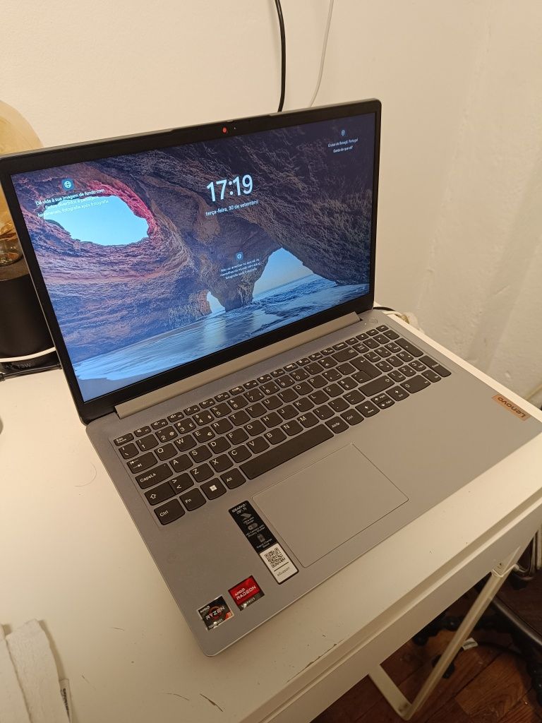 Notebook Lenovo...