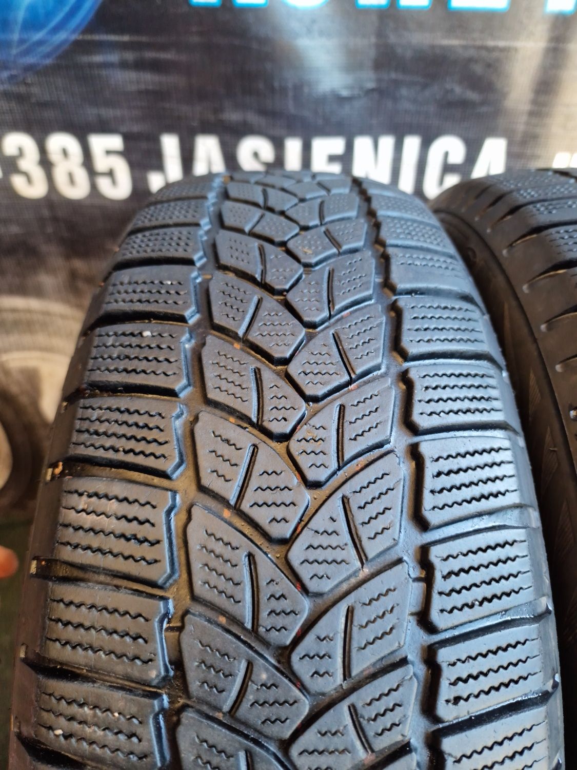 Opony zimowe 185/60/15 Firestone Para