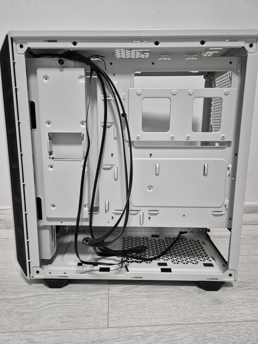 без однієї кришки корпус be quiet! Pure Base 500 White Шумка. Trade-in