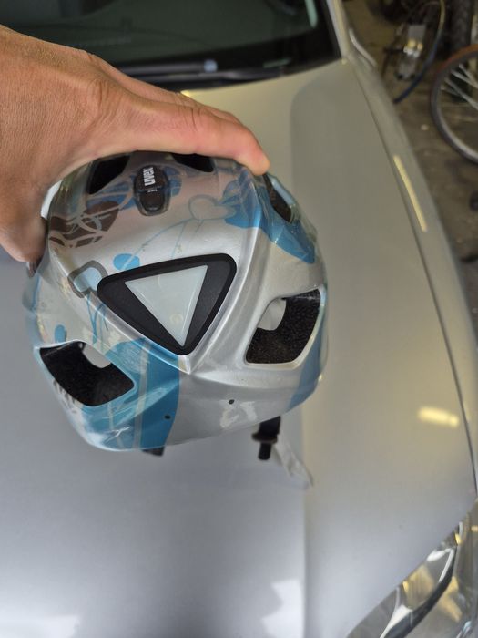 Kask rowerowy z lampka