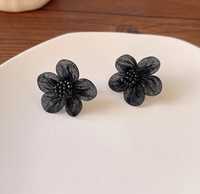 Сережки чорні квіти