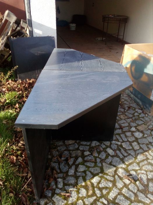 meble biurowe z szafeczka z zamkiem