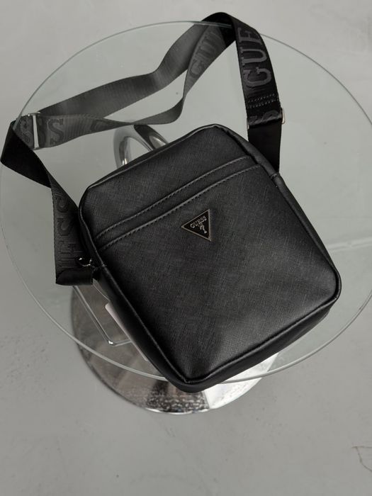 Чоловіча сумка Guess