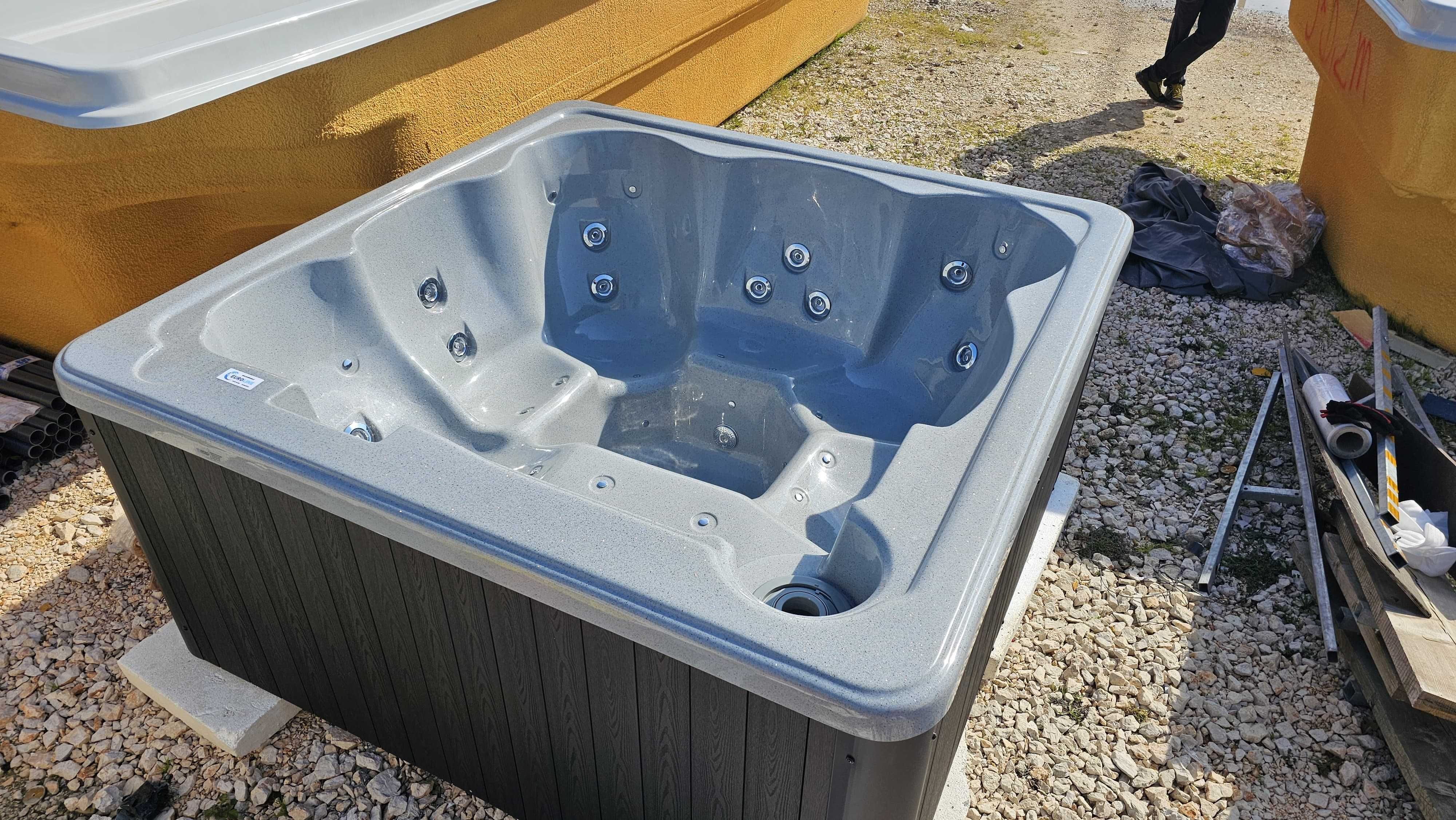 Jacuzzi Comfort 210 x 210 hydromasaż wanna SPA balia Wi-Fi