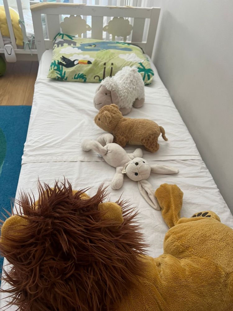 Cama com colchao de criança